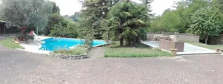 Πανσιόν Alla Cascata *